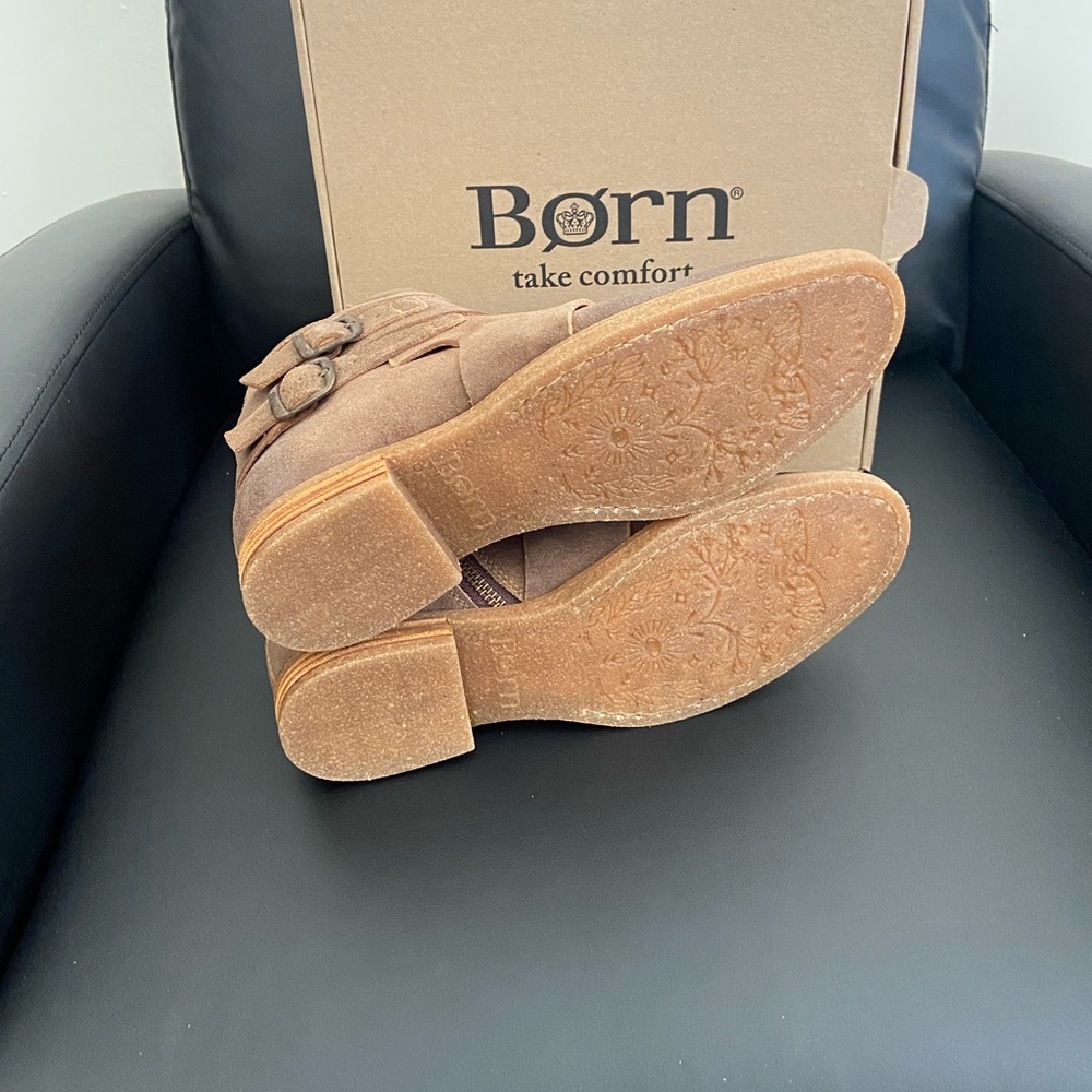 NEW Born Distressed Taupe Leather Ankle Booties Boots Brown Tan Women’s 8 M NIB - Picture 8 of 13
